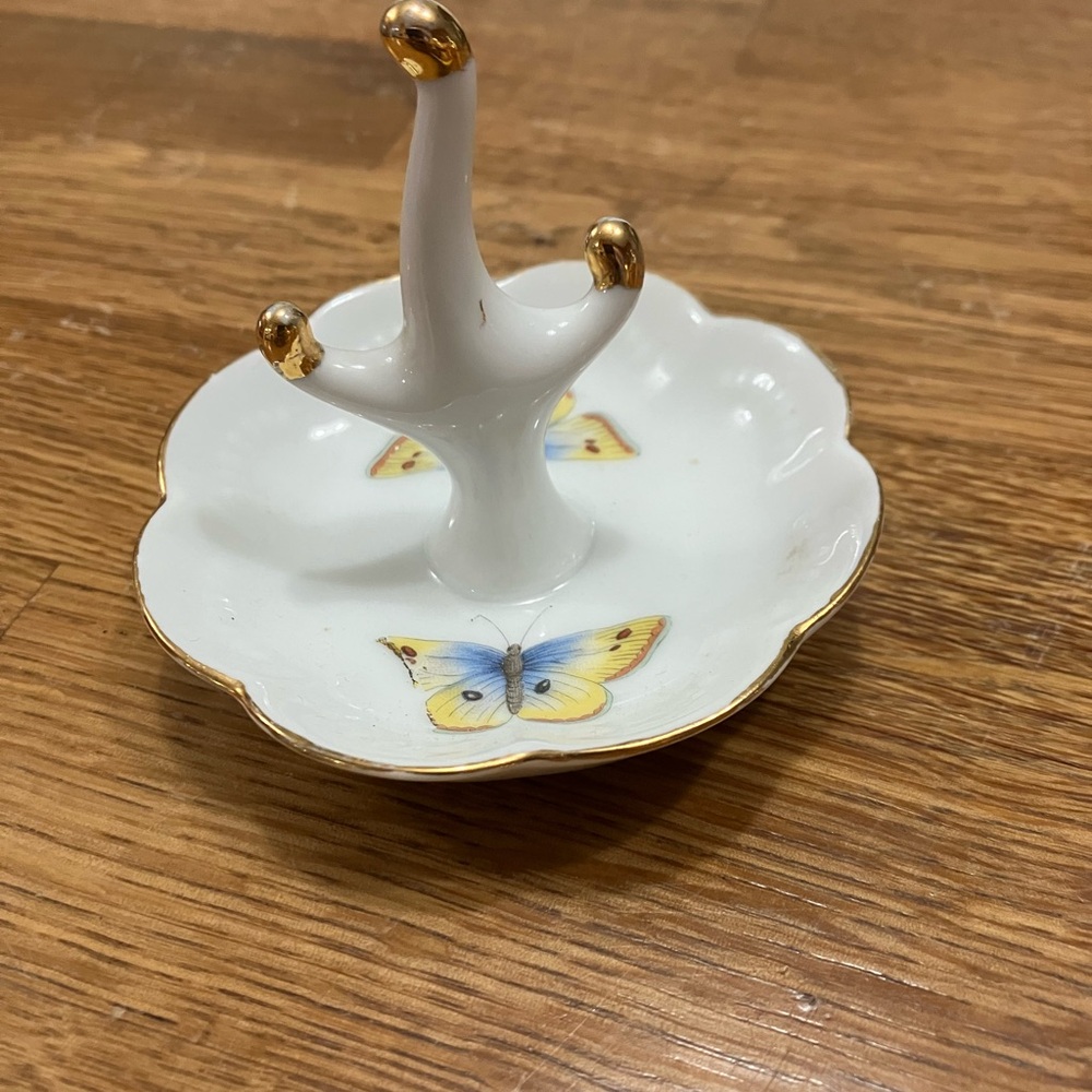Elegant White and Gold Butterfly Ring Holder